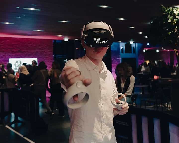 VR OP LOCATIE