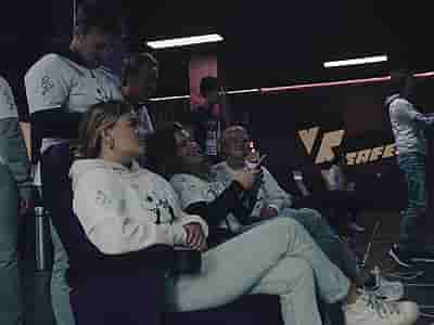 Students socialising and playing VR during a student evening at VRcafe Haarlem