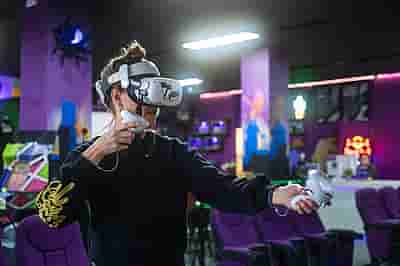 VR FAMILIEUITJE